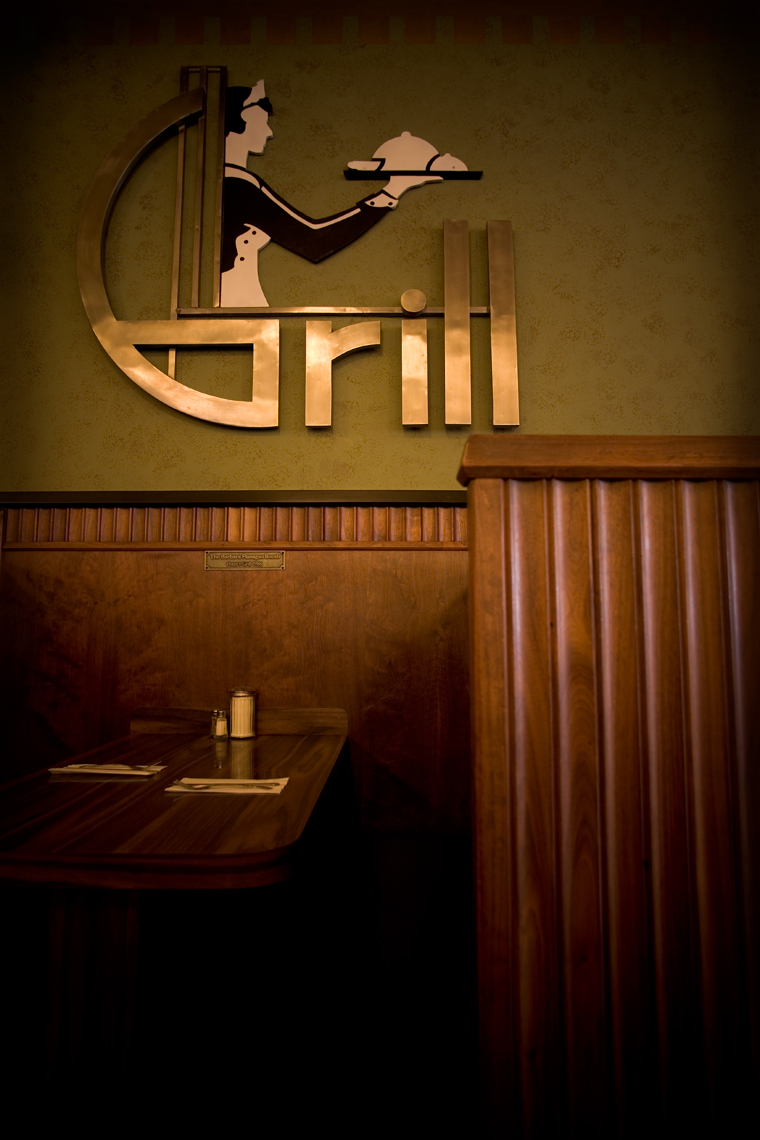 Peters-Grill-Interior-1_webres