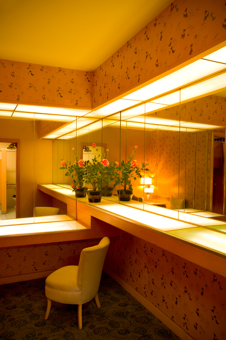 Riverview-Ladies-Room_webres